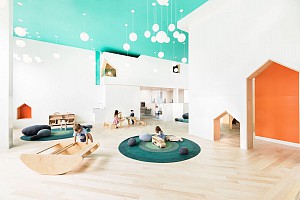 رویکرد  Pikler در معماری  برای کودکان: مبلمان چوبی و آزادی فضایی
